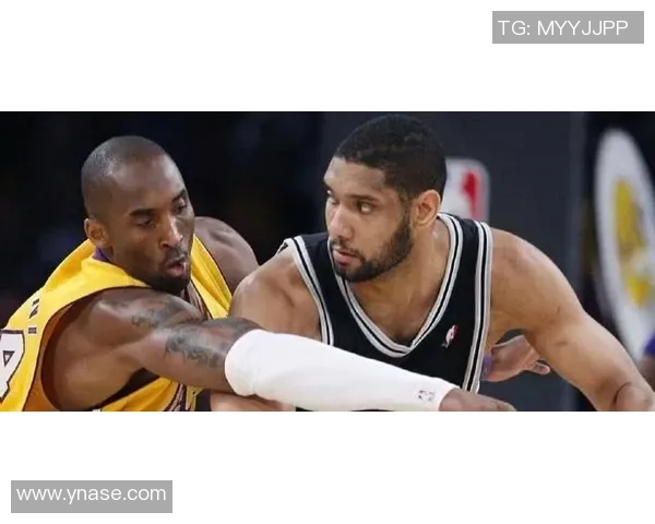 科比与娱乐明星粉丝的热血对决:篮球与偶像文化的交汇之战 科比与娱乐明星粉丝的热血对决:篮球与偶像文化的交汇之战